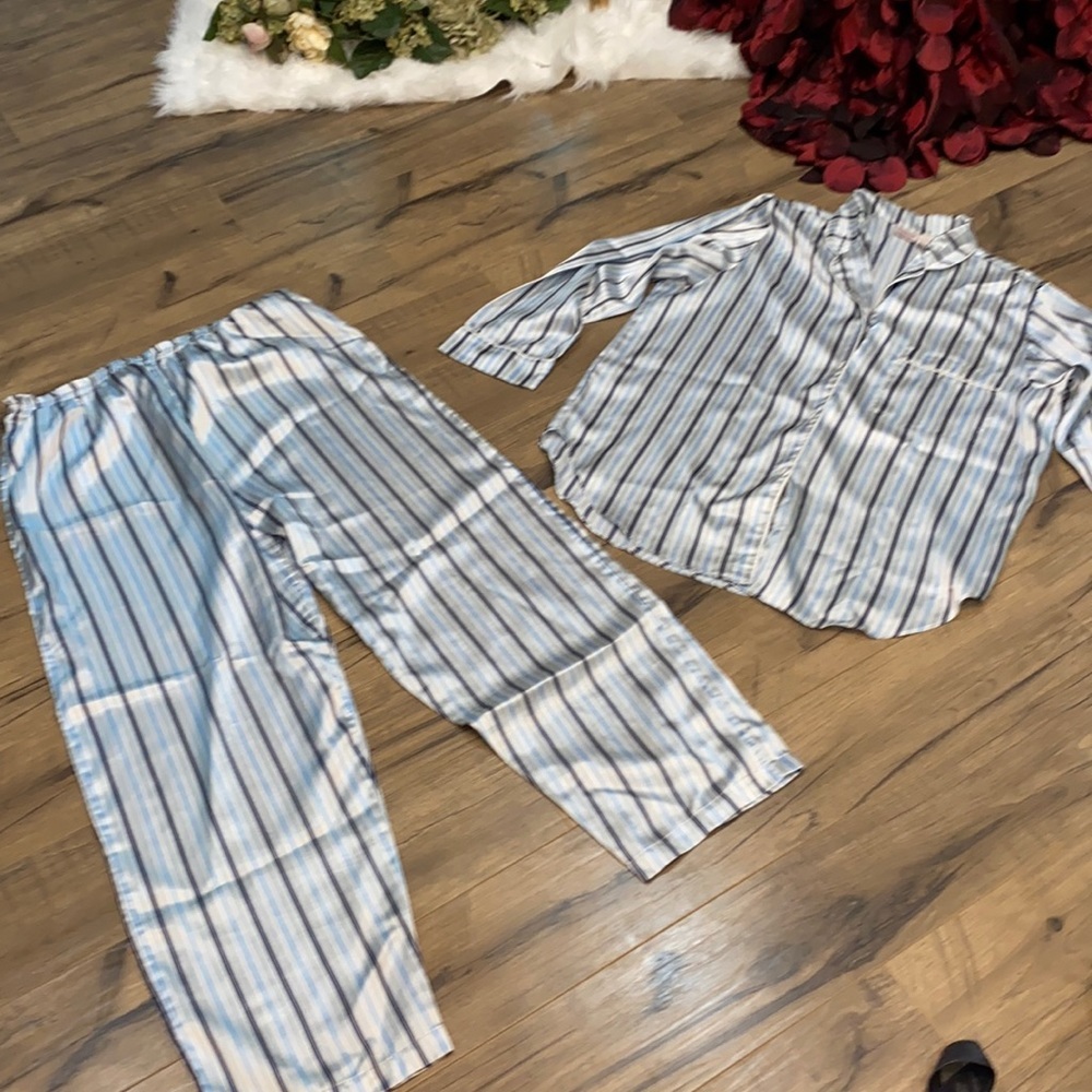 Pajama - Picture 2 of 10